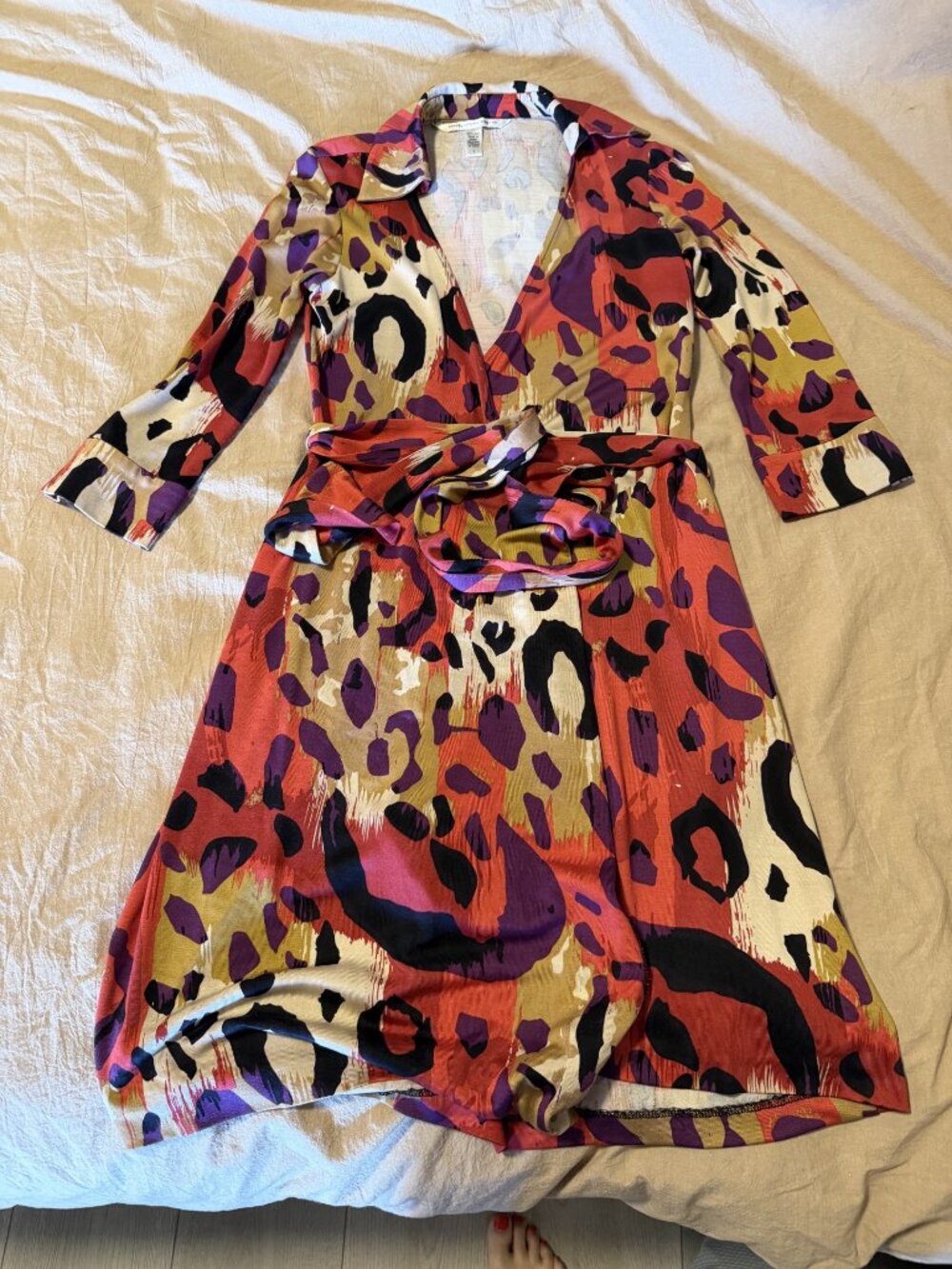 Diane von Furstenberg DVF Wrap Dress Red Purple Animal Print Silk Sz 0 - Picture 6 of 7